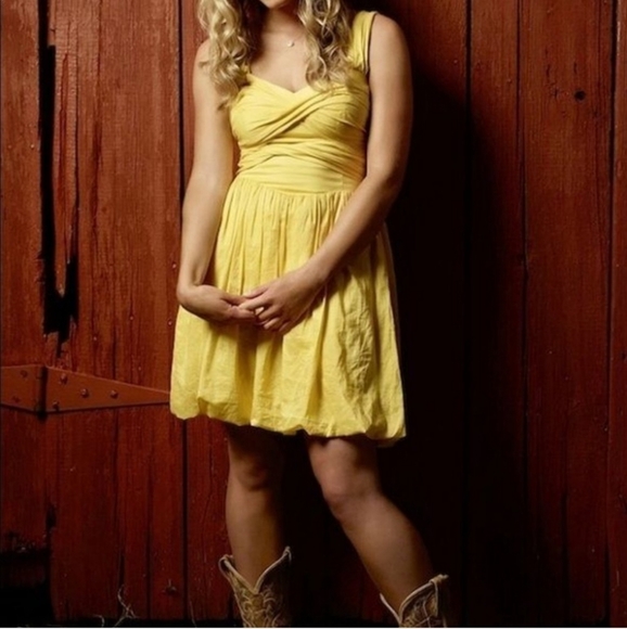 Leifsdottir Yellow Dress - Picture 2 of 16
